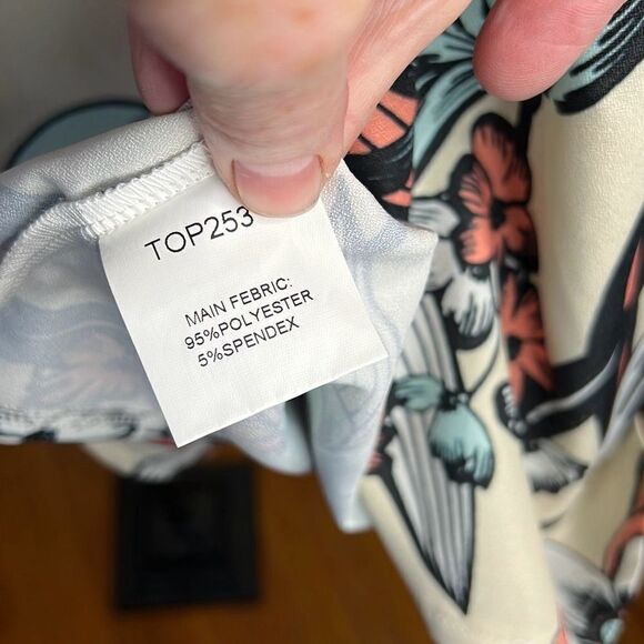 TOV Los Angeles Floral Kimono Top/Shrug Size 38/Small Nwt - Picture 5 of 8